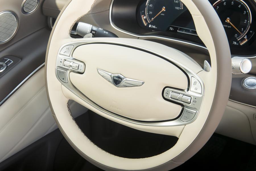 Детали интерьера Genesis GV80 AWD 2020 года  (NA) (фото 18 из 40)